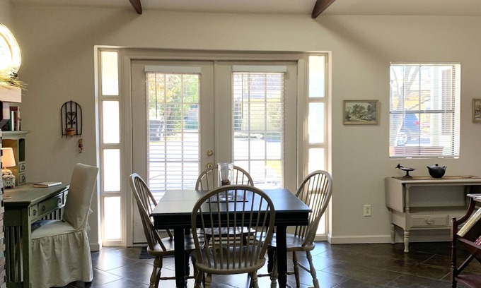 Historic Downtown Franklin Cottage | In The Heart Of Historic Downtown Franklin