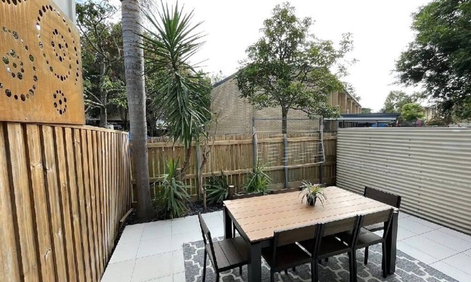 Northgate House | In the heart of Northgate, 3 bedroom townhouse.