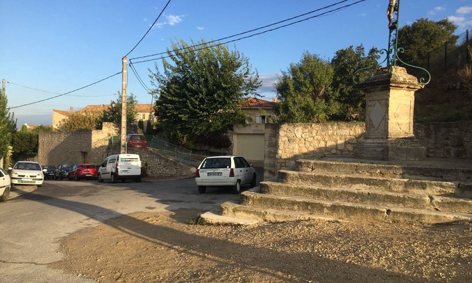Mallemort Apartment | In the heart of Provence