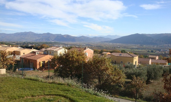 Peyruis House | In the heart of Provence, for holidays, pretty villa with a superb view
