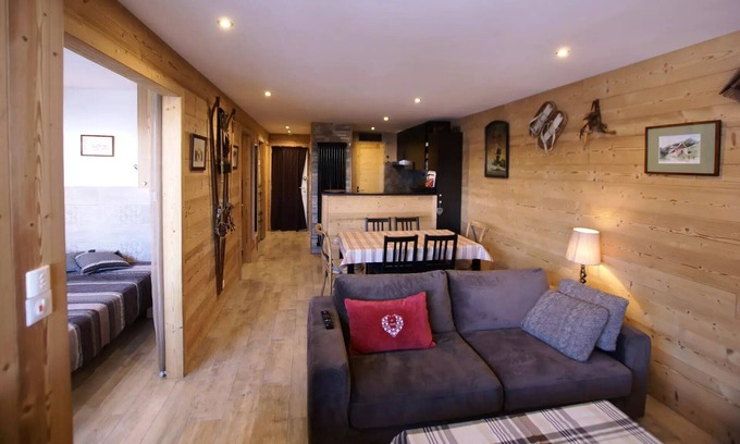 Pra Loup Apartment | In the heart of the resort: 6-person apartment