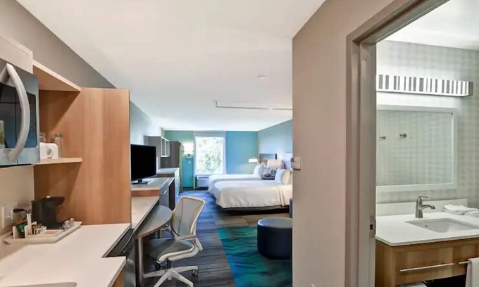 Terrace Park Hotel | In the Heart of Tampa: Short Drive from Tampa International Airport!