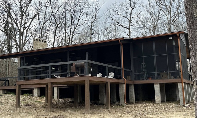 Athens Cabin | In the heart of the Solar Eclipse, Brand New 2024, Riverside Privacy in Nature.