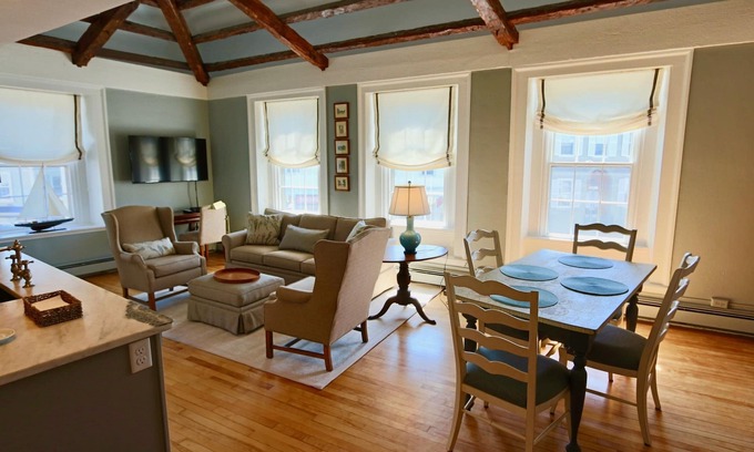 Marblehead Condo | In the heart of the historic district