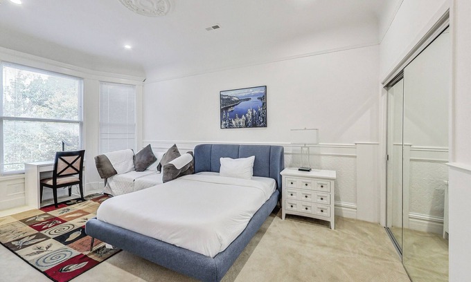 Panhandle House | In the Heart of Haight Ashbury 5 Bedroom House