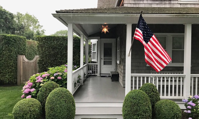 Sag Harbor House | In the Village proper! Chic & Quintessential 3 bedroom Cottage