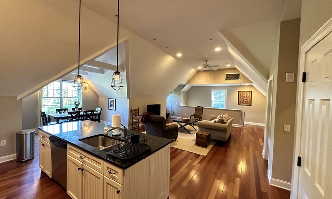 Williamstown Apartment | In town 2 bedroom, one bath carriage barn. Sleeps 5.