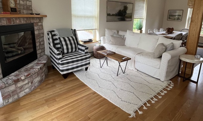 Blue Hill Condo | IN TOWN CONDO - PRIVATE - EASY WALKING