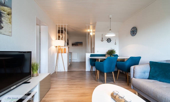 Langeoog Apartment | In vacation apartment 5 in the beautiful island house "Huus Stranddün", your island vacation will be