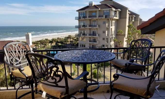 Fernandina Beach Condo | IN WINDSONG Million Dollar Views Ocean Front Pent House AI Resort Rentals-PET