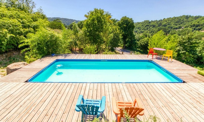 Saint-Laurent-d'Olt Apartment | In your great oasis of tranquility you will find the relaxation you desire and a breathtaking view o