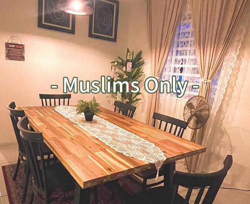 Durian Sebatang House | Inang Homestay