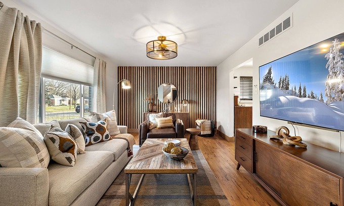 Oak Park House | Inca House - Welcome Home!