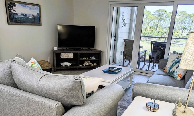 Saint Helena Island Condo | Includes Resort access & golf cart. See reviews. Pet considered. Fall for Fripp!