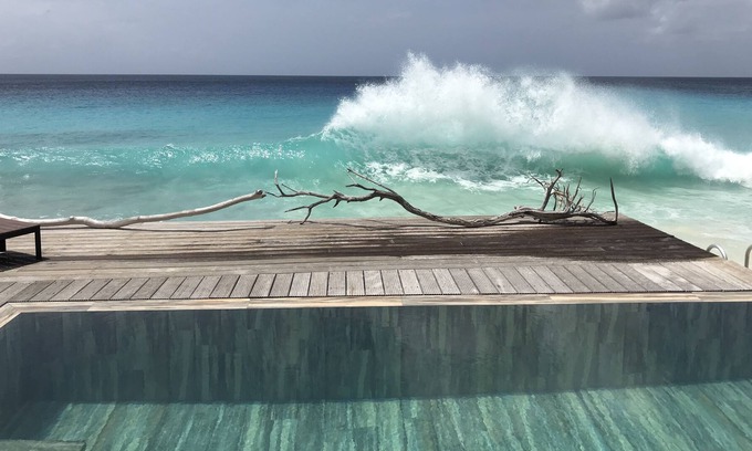 Belnem Villa | INCLUSIVE PICKUP TRUCK! Oceanfront Villa - Total privacy - ocean access - W-LAN