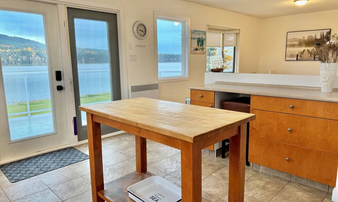 Regional District of Fraser-Fort George House | Inclusively Home - The Tabor Lake Suite