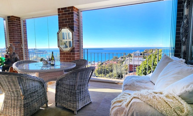 Bronte Apartment | Incredible Bronte Beach views from large balcony
