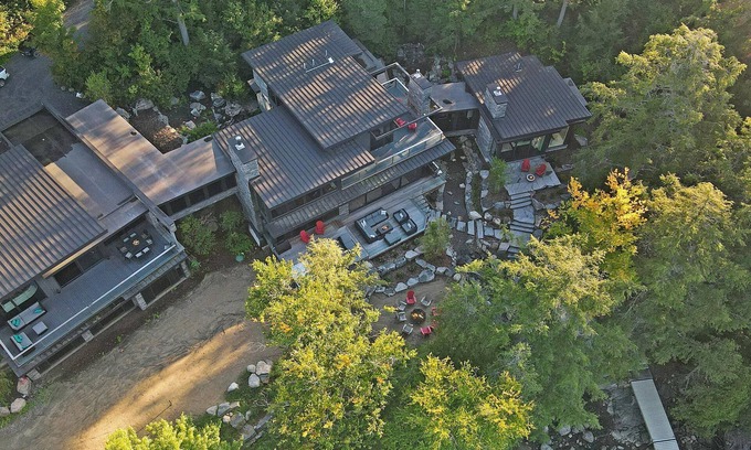 Dysart et al Cottage | Incredible cottage on Kennisis Lake