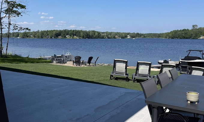 Shortts Lake House | Incredible lake house minutes away from everything you need.