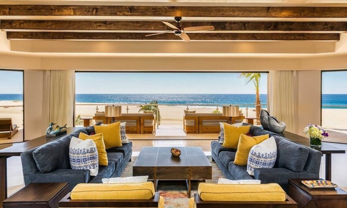 Los Cangrejos II y III Condo | Incredible Oceanfront Penthouse at Ocean Club Residences - Four Bed, Five Bath