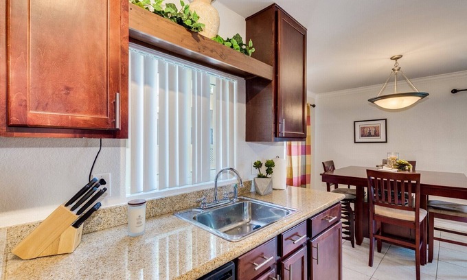 Scottsdale Estates Five Condo | Incredible Old Town Scottsdale Condo 2bd 2 ba