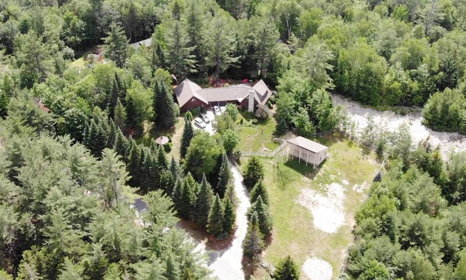 Twin Mountain House | Incredible Riverside Getaway in the White Mountains - Central Location