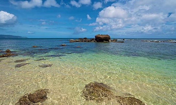 Haleiwa House | Incredible secluded beachfront, heart of Oahu's north shore A/C