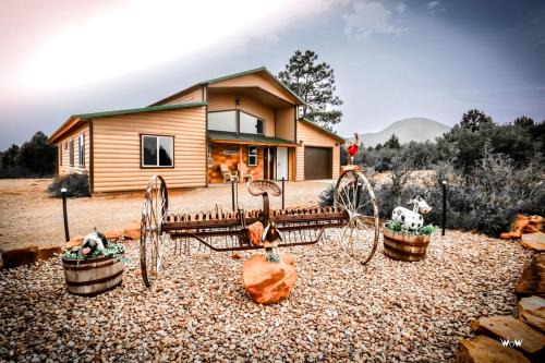 Monticello House | Incredible Secluded Cabin with Fantastic Desert Views in Monticello, Utah