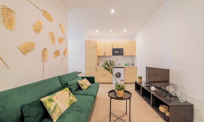 Palos de la Frontera Apartment | Incredible triple apartment in Atocha, 1A
