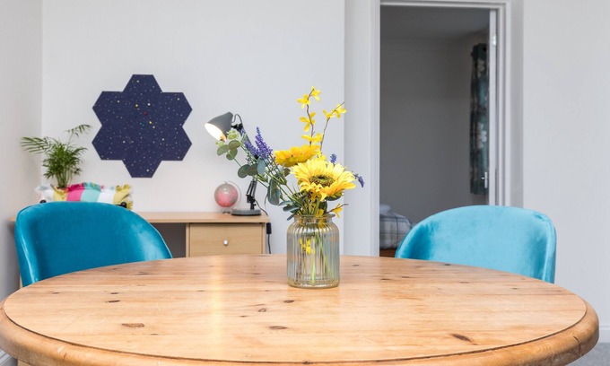 Horsham Apartment | Incredibly Spacious Quality Maisonette by 247 Lets Horsham