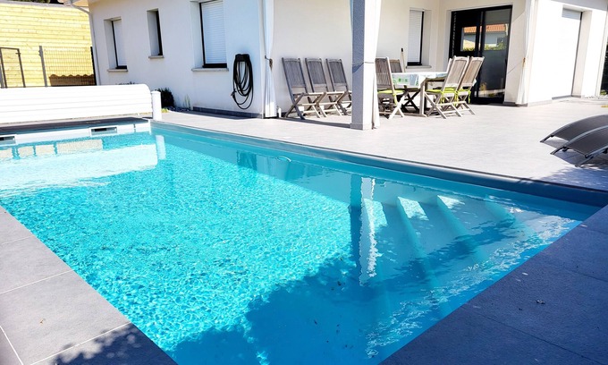 Saubion House | Ind. house Air-conditioned with heated pool, 3-star rating 🌟