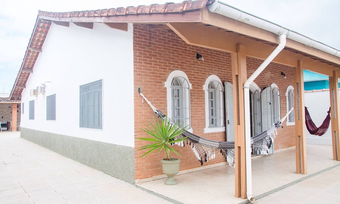 Jardim Neptunia House | Indaiá Seasonal House, accommodates up to 14 people, with swimming pool and gourmet area!