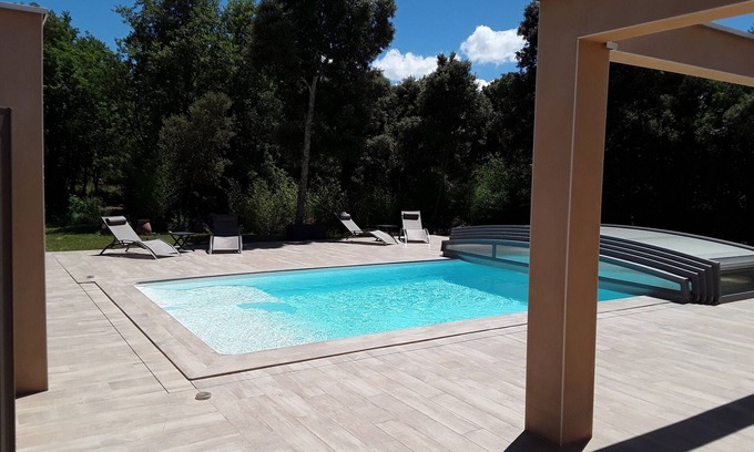 Saint-Martin-de-Londres Apartment | Independent apartment - Air conditioning - Swimming pool - Jacuzzi