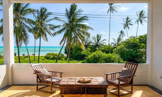 Jambiani Villa | Independant seaview villa with 6 bedrooms, AC, Wifi, in delightful Jambiani
