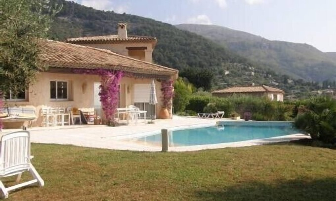 Tourrettes-sur-Loup Apartment | Independence, peace and comfort, swimming pool Mediterranean garden