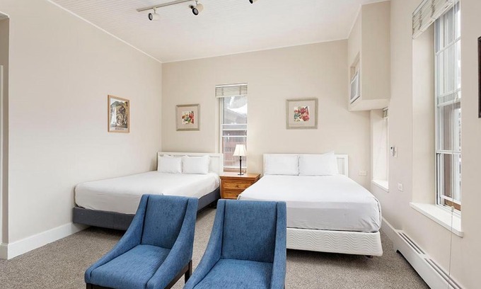 Downtown Hotel | Independence Square 213, Spacious Hotel Room with 2 Queen Beds, Wet Bar, and Sitting Area