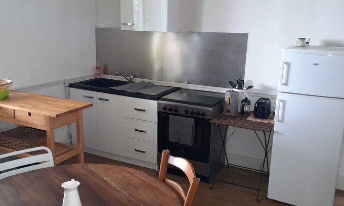 Pouilly-sur-Loire Apartment | Independent apartment in large villa house