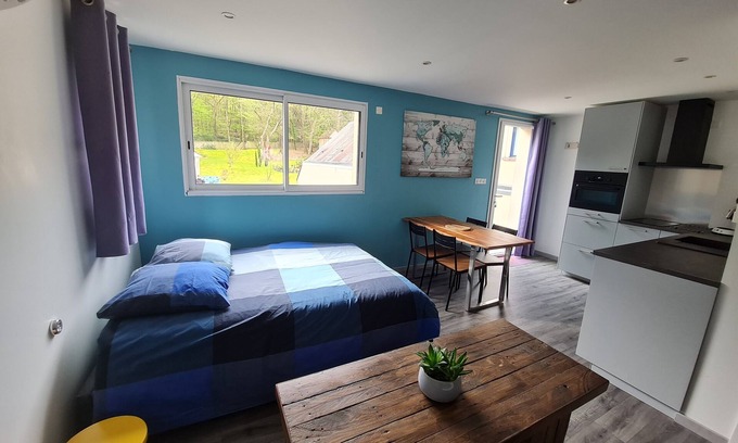 Veigne Apartment | Independent air-conditioned studio - edge of the Indre