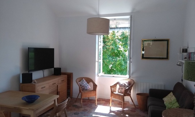 Reillanne Apartment | Independent apartment, - 4 people