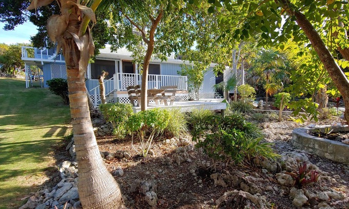 Little Harbour House | Independent bungalow with access to tennis court, beaches, bonefishing