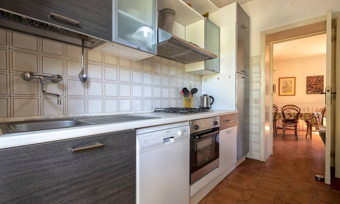 Sassari Villa | Independent Country Villa with Wi-Fi, Terrace & Garden