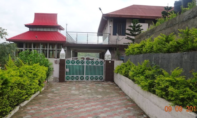 Shimla House | Independent Floor Near Shimla Airport With Natural Views