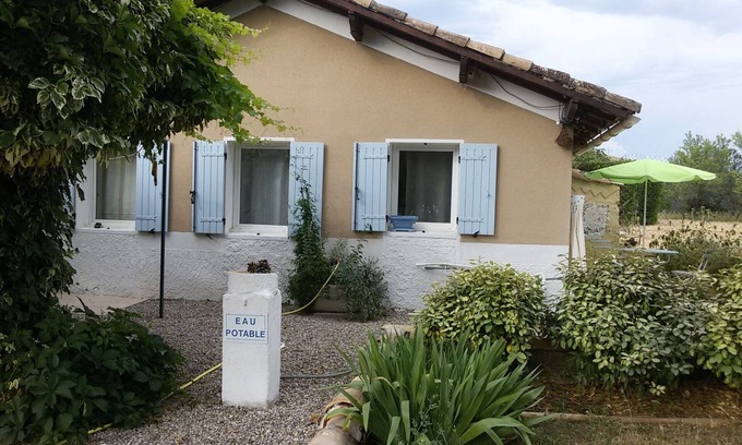 Carpentras House | Independent studio in the middle of a large garden with private terrace