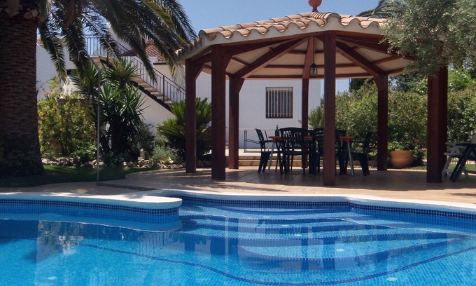 El Perello Villa | Independent villa, pool, 10x300m yard, beach, Wi-Fi, for disabled people