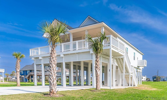Indian Beach House | "Indian Beach Luxury | Beach & Bay View
