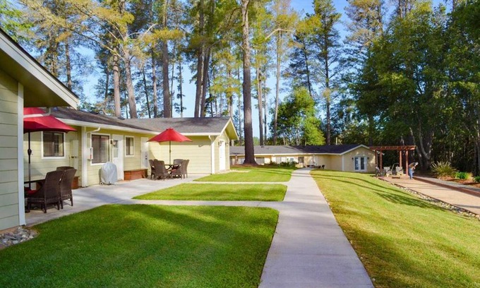 Anderson Valley Hotel | Indian Creek Inn