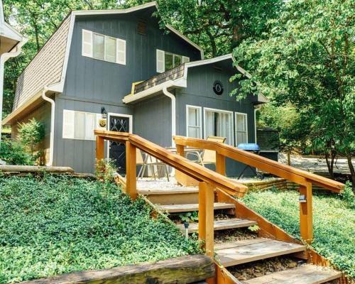 Indian Point Ski Chalet | Indian Point Villa#6 at Tribesman Resort on Table Rock Lake near Silver Dollar City, Branson