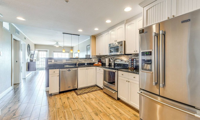 Independence Square Condo | Indian Rocks Beach Condo: 2 Balconies, Near Ocean!