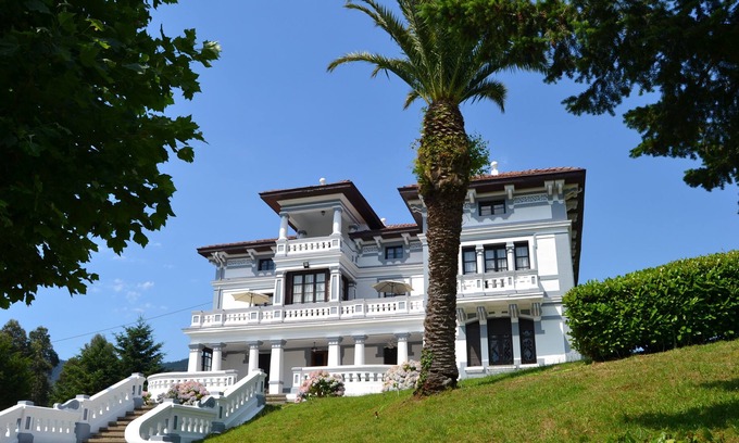 Loro Villa | Indiana House between Pravia and Salas