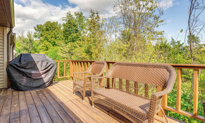 Martinsville Condo | Indianapolis Area Gem: Hike, Bike & Golf!